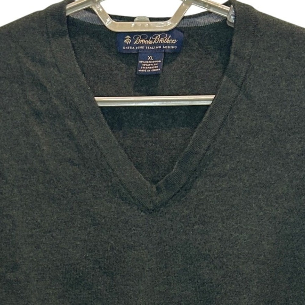 Brooks Brothers V-Neck Sweater Large Mens Green Extra Fine Italian Merino Wool